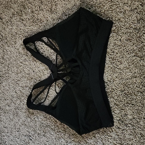 Victoria's Sport Strappy Sports Bra - Picture 3 of 9